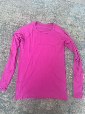 Lululemon Define Long-Sleeve Active Tee in Bright Pink, Size 8